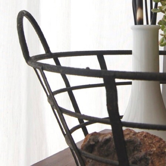 Farmhouse Large Metal Basket - Picture 2 of 2